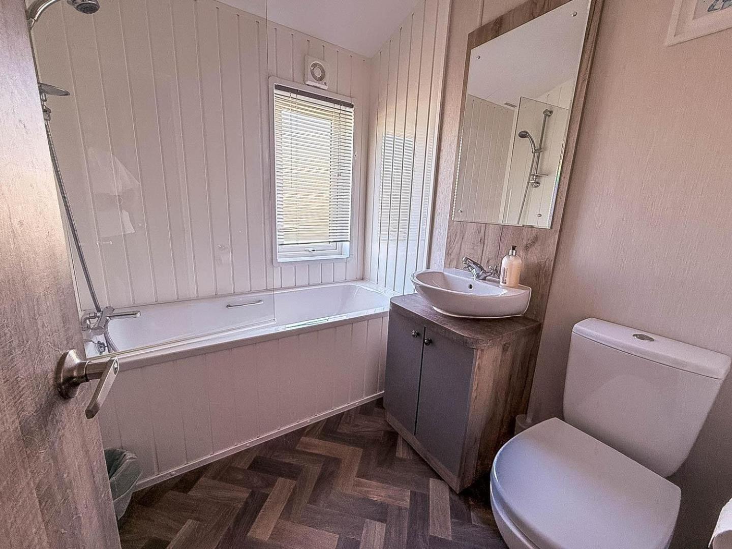 Stunning 6 Berth Lodge With Full Sea Views In Suffolk Ref 68007Cr Lowestoft Exterior foto